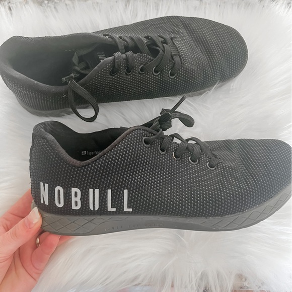 no bull Shoes - No bull black on cloud flyers sneaker